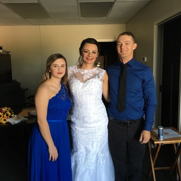 Beautiful wedding dress - Picture 4 of 4